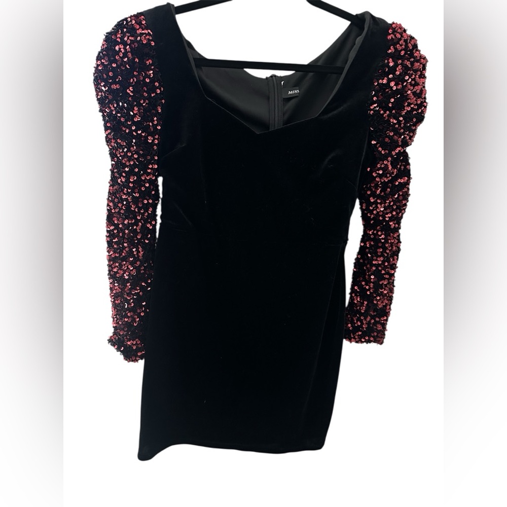 Elegant Black and Pink Sequin Dress
